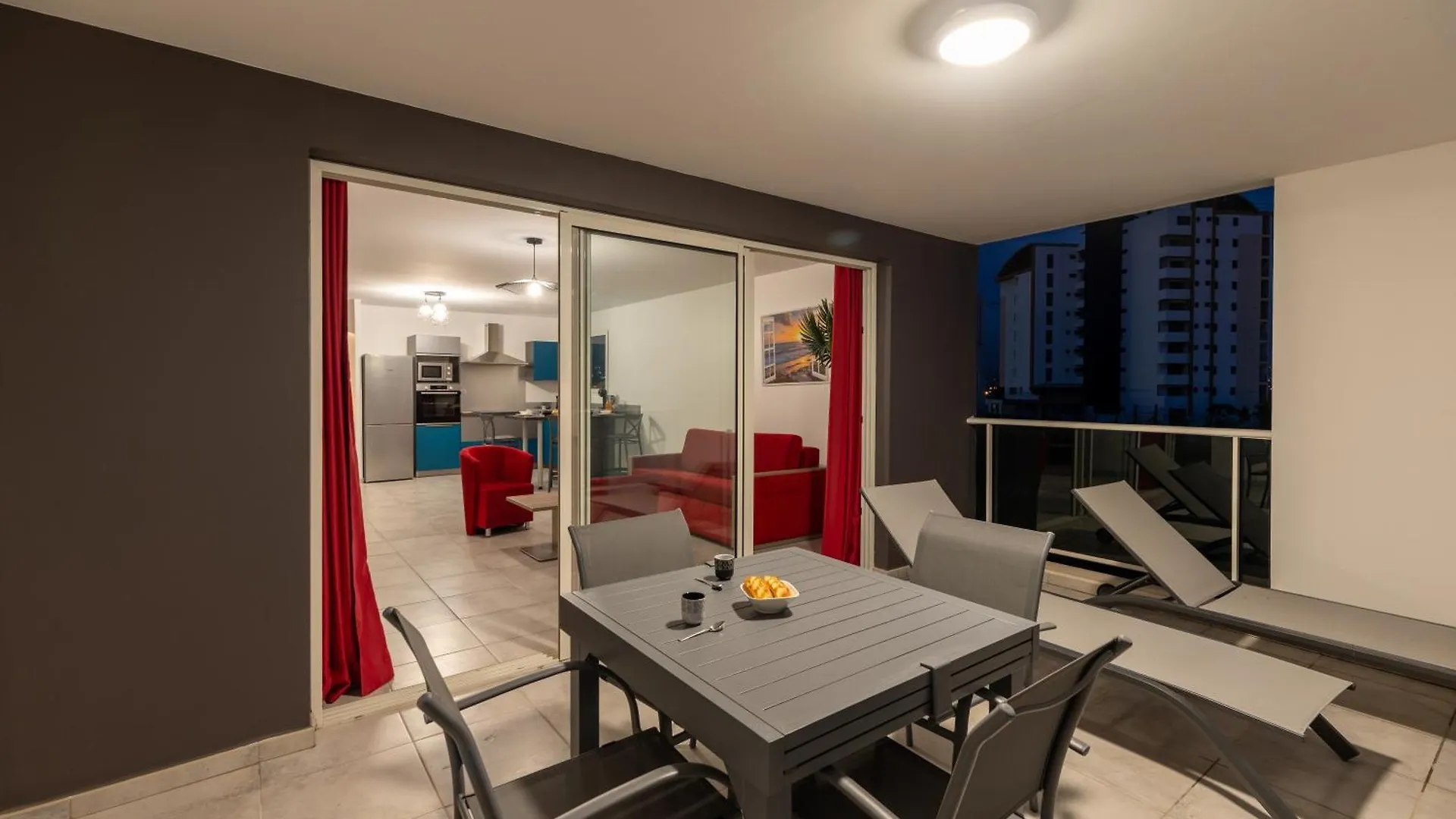 B&B Home Fort-De-France Marina 4*,