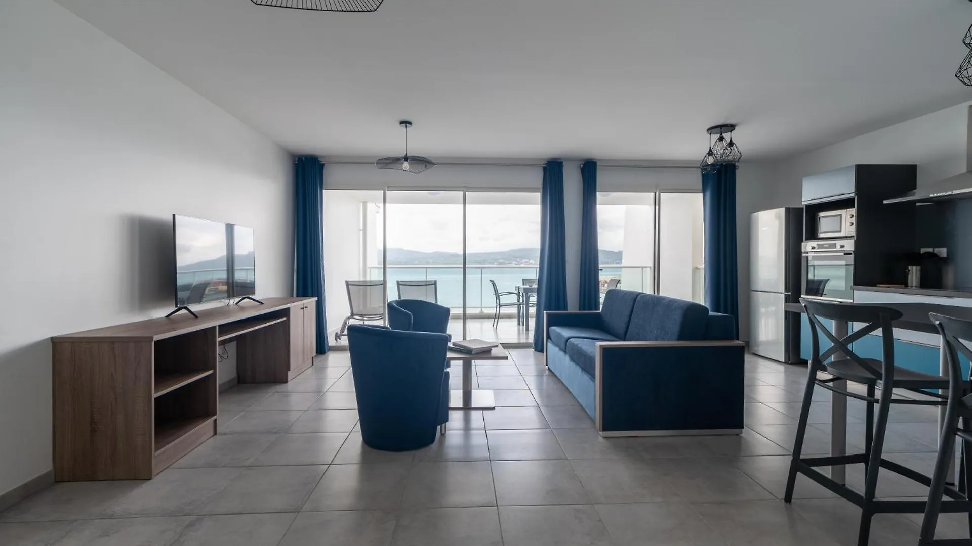 B&B Home Fort-De-France Marina Aparthotel